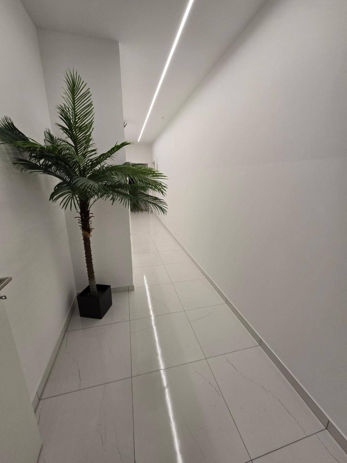 Appartement Golden Oasis Free Private Parking Ljubljana