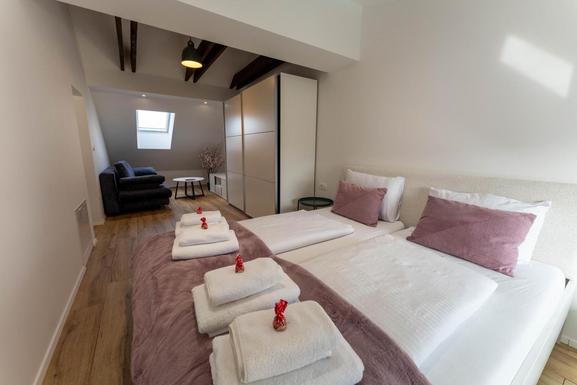 Golden Oasis Free Private Parking Appartement